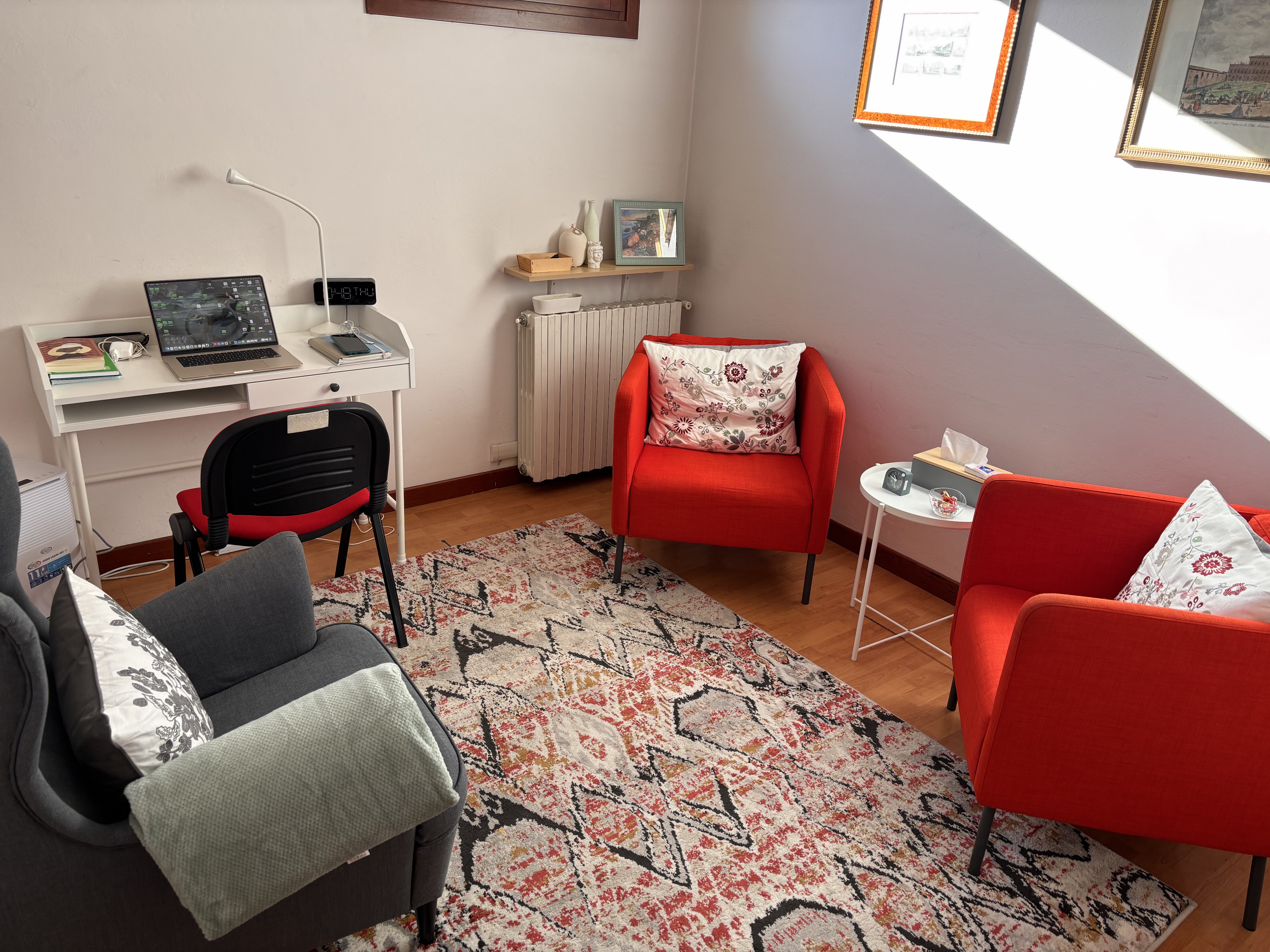 Studio della Dott.ssa Maristella Maran - vista panoramica con poltrone e ambiente accogliente